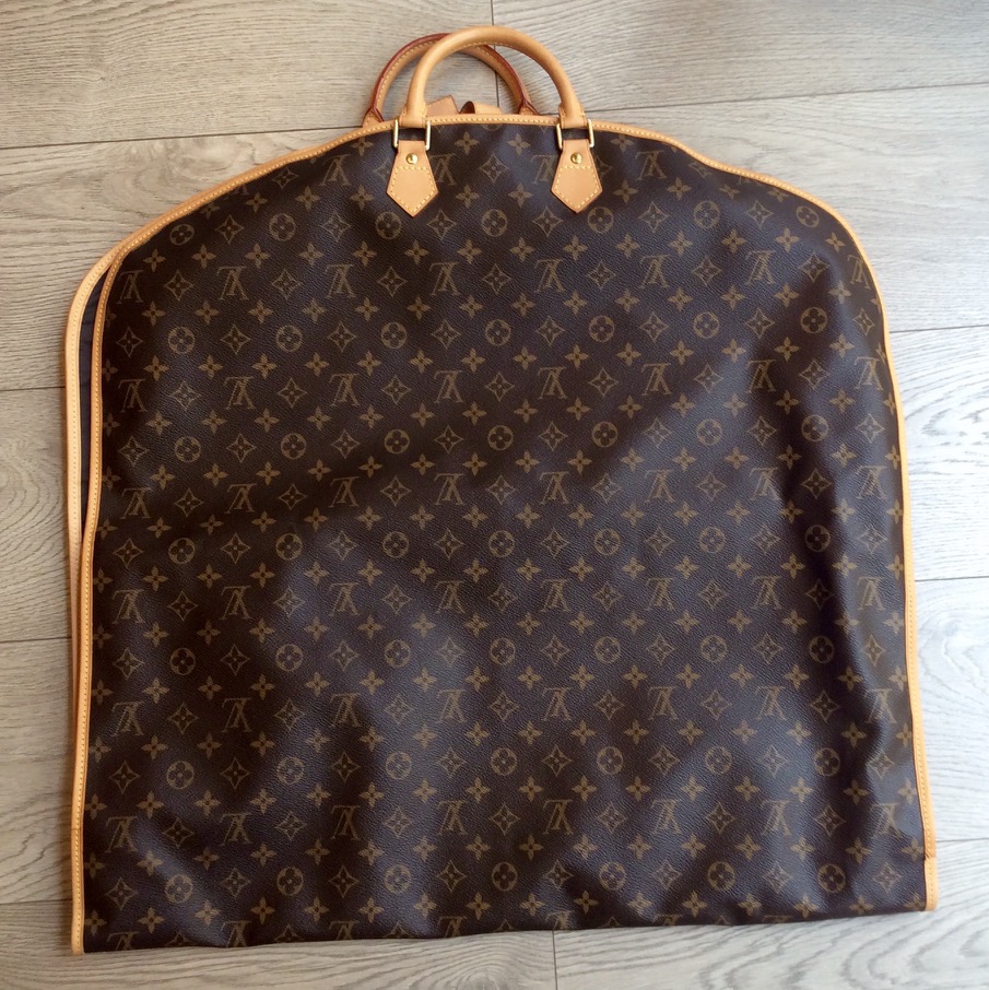 Louis Vuitton Porta abiti 5 grucce - Asta Asta a Tempo Fashion, Vintage e  Orologi - Cambi Casa d'Aste