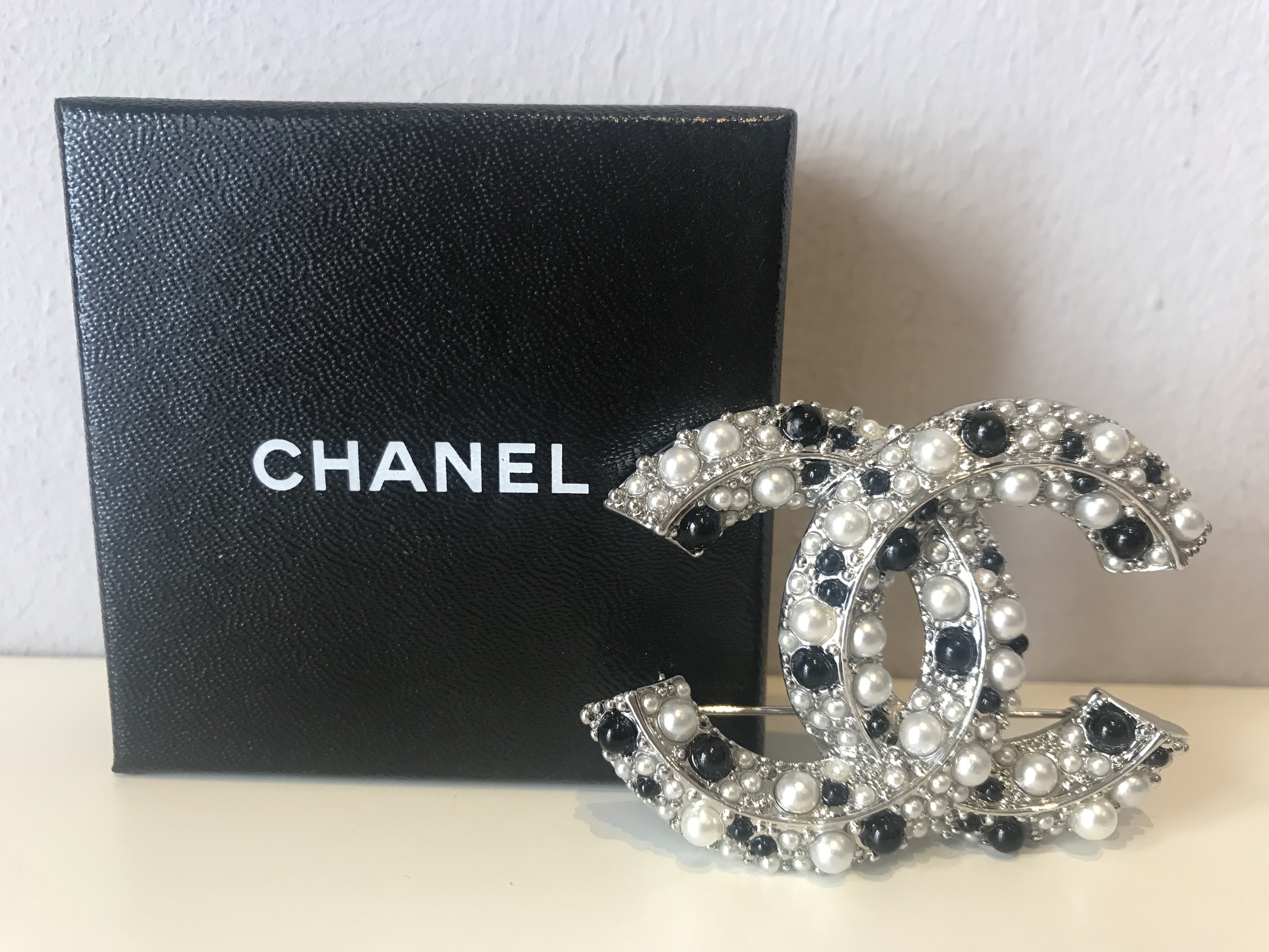 Straordinaria Rara Spilla Chanel Vintage Grande, Spettacolare Con